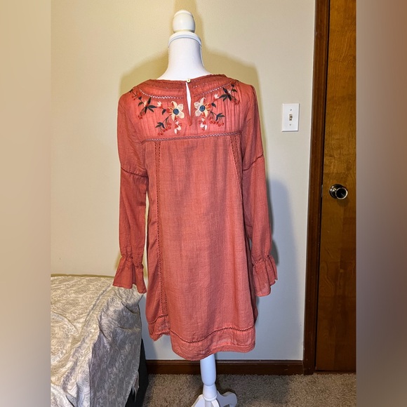 Altar’d State Chantel Boho Embroidered Dress Floral Flowy Medium - Picture 2 of 7